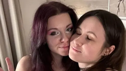 CarmelAndKirby's live cam