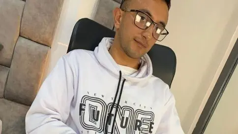 AdamHuntter's live cam