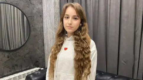 TaraKeats's live cam